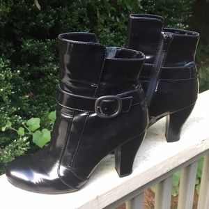 Born black leather ankle boots size 9
